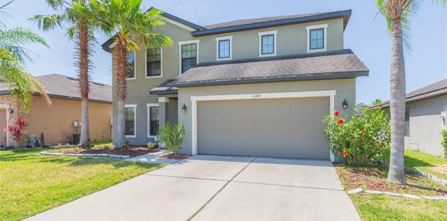 House in Wimauma, Florida 5 bedrooms, 277.5 sq.m. № 1669952