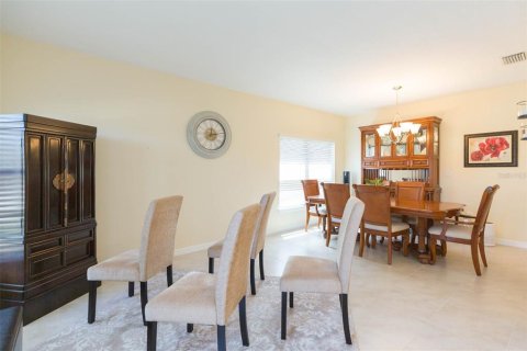 House in Wimauma, Florida 5 bedrooms, 277.5 sq.m. № 1669952 - photo 7