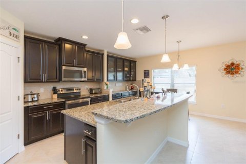 House in Wimauma, Florida 5 bedrooms, 277.5 sq.m. № 1669952 - photo 17