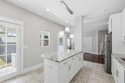 Villa ou maison à vendre à Lake Alfred, Floride: 4 chambres, 316.24 m2 № 2224648 - photo 17