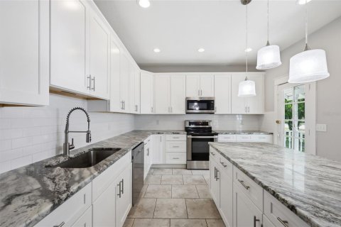 Villa ou maison à vendre à Lake Alfred, Floride: 4 chambres, 316.24 m2 № 2224648 - photo 16