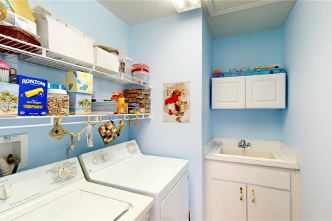 House in Spring Hill, Florida 3 bedrooms, 158.77 sq.m. № 1719293 - photo 17