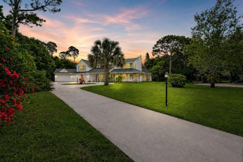 House in Jupiter, Florida 4 bedrooms, 345.5 sq.m. № 2190197 - photo 12