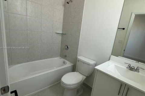 Touwnhouse à louer à Miami, Floride: 3 chambres, 123.93 m2 № 1964264 - photo 29