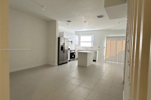 Touwnhouse à louer à Miami, Floride: 3 chambres, 123.93 m2 № 1964264 - photo 24