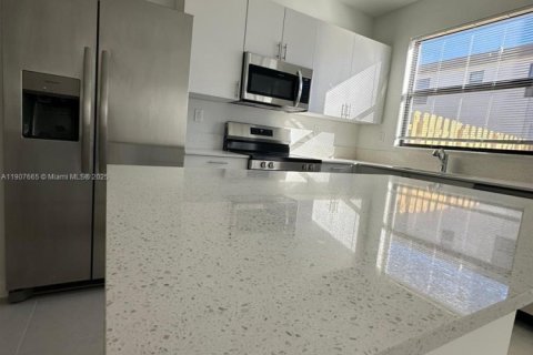 Touwnhouse à louer à Miami, Floride: 3 chambres, 123.93 m2 № 1964264 - photo 25