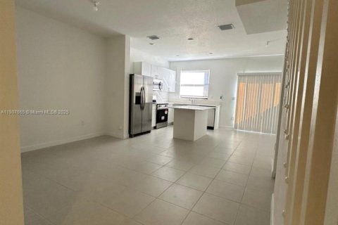 Touwnhouse à louer à Miami, Floride: 3 chambres, 123.93 m2 № 1964264 - photo 23