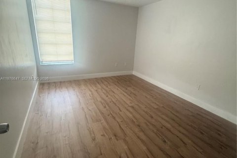 Condo in Miami, Florida, 2 bedrooms  № 2040533 - photo 21