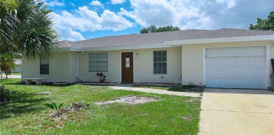 House in Palm Bay, Florida 3 bedrooms, 113.43 sq.m. № 1821076