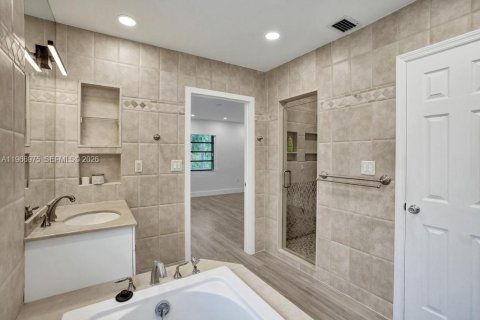 House in Miami, Florida 5 bedrooms, 266.54 sq.m. № 2028624 - photo 19