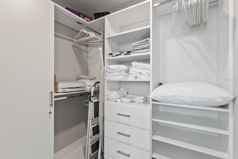 Снять в аренду кондоминиум в Орландо, Флорида 5 комнат, 116.59м2, № 1849838 - фото 17