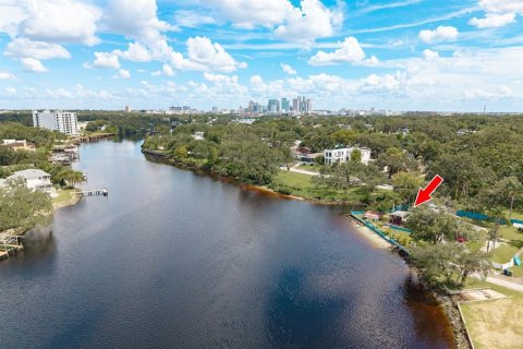 Casa en venta en Tampa, Florida, 4 dormitorios, 123.19 m2 № 1916116 - foto 3