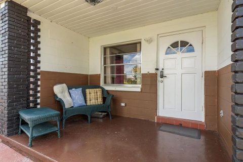 Casa en venta en Tampa, Florida, 4 dormitorios, 123.19 m2 № 1916116 - foto 4