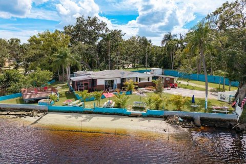 Casa en venta en Tampa, Florida, 4 dormitorios, 123.19 m2 № 1916116 - foto 1