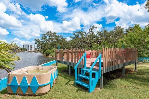 Casa en venta en Tampa, Florida, 4 dormitorios, 123.19 m2 № 1916116 - foto 27