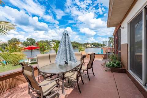 Casa en venta en Tampa, Florida, 4 dormitorios, 123.19 m2 № 1916116 - foto 30