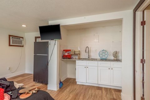 Casa en venta en Tampa, Florida, 4 dormitorios, 123.19 m2 № 1916116 - foto 14