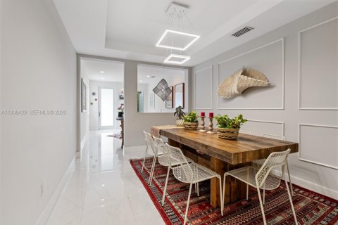 Touwnhouse à louer à Miami, Floride: 3 chambres, 244.8 m2 № 1996037 - photo 22