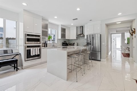 Touwnhouse à louer à Miami, Floride: 3 chambres, 244.8 m2 № 1996037 - photo 23