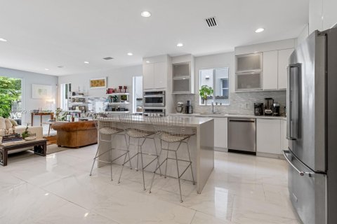 Touwnhouse à louer à Miami, Floride: 3 chambres, 244.8 m2 № 1996037 - photo 12