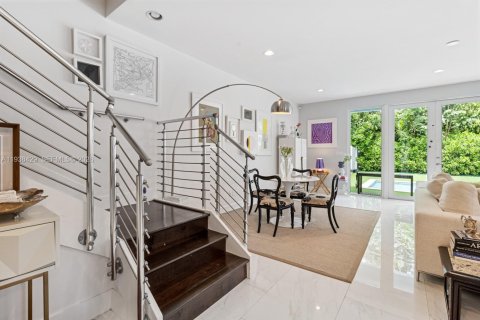 Touwnhouse à louer à Miami, Floride: 3 chambres, 244.8 m2 № 1996037 - photo 9