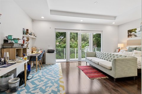 Touwnhouse à louer à Miami, Floride: 3 chambres, 244.8 m2 № 1996037 - photo 15