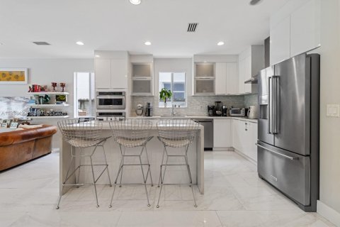 Touwnhouse à louer à Miami, Floride: 3 chambres, 244.8 m2 № 1996037 - photo 25