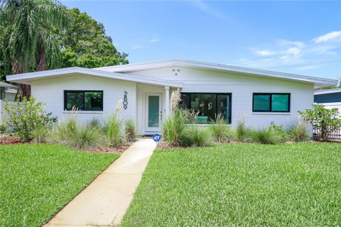 Villa ou maison à Gulfport, Floride 2 chambres, 101.82 m2 № 2317288