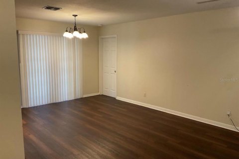 Villa ou maison à louer à Orlando, Floride: 3 chambres, 127.37 m2 № 2092396 - photo 4