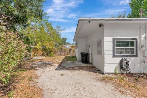 House in Saint Petersburg, Florida 3 bedrooms, 85.19 sq.m. № 2122811 - photo 22