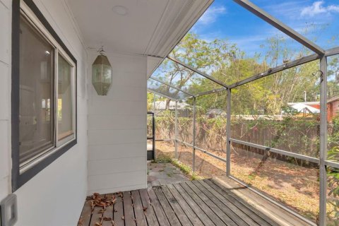 House in Saint Petersburg, Florida 3 bedrooms, 85.19 sq.m. № 2122811 - photo 19