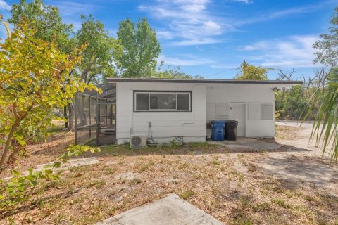 House in Saint Petersburg, Florida 3 bedrooms, 85.19 sq.m. № 2122811 - photo 21