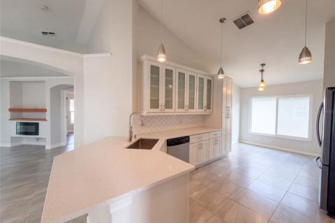 Villa ou maison à vendre à Kissimmee, Floride: 4 chambres, 169.27 m2 № 2425969 - photo 6