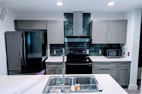 Casa en alquiler en Tampa, Florida, 2 dormitorios, 101.82 m2 № 1772181 - foto 4