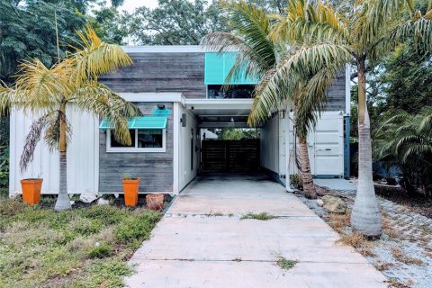 Casa en alquiler en Tampa, Florida, 2 dormitorios, 101.82 m2 № 1772181 - foto 1