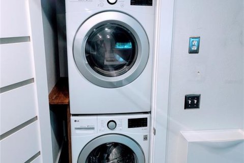 Casa en alquiler en Tampa, Florida, 2 dormitorios, 101.82 m2 № 1772181 - foto 6