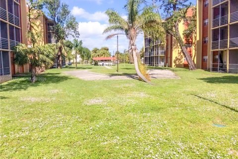 Condominio en alquiler en Lauderdale Lakes, Florida, 2 dormitorios, 74.32 m2 № 2048988 - foto 16