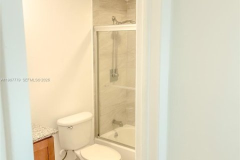 Condominio en alquiler en Lauderdale Lakes, Florida, 2 dormitorios, 74.32 m2 № 2048988 - foto 5