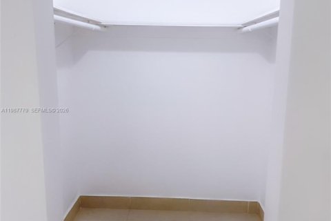 Condominio en alquiler en Lauderdale Lakes, Florida, 2 dormitorios, 74.32 m2 № 2048988 - foto 10