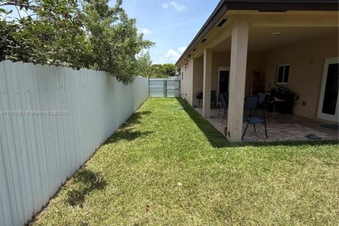 House in Miami Gardens, Florida 5 bedrooms, 159.14 sq.m. № 1875306 - photo 10