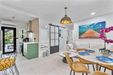 Appartement à louer à Miami, Floride: 2 chambres, 260.68 m2 № 2089426 - photo 13