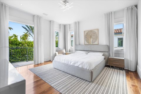 Casa en venta en Miami Beach, Florida, 6 dormitorios, 812.71 m2 № 1977767 - foto 30