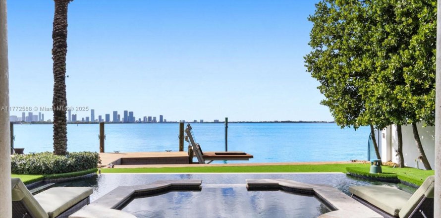 Casa en Miami Beach, Florida 6 dormitorios, 812.71 m2 № 1977767