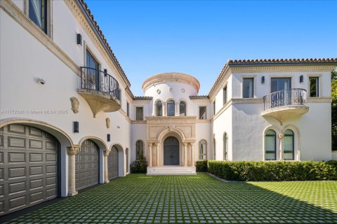 Casa en venta en Miami Beach, Florida, 6 dormitorios, 812.71 m2 № 1977767 - foto 3
