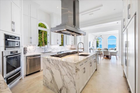 Casa en venta en Miami Beach, Florida, 6 dormitorios, 812.71 m2 № 1977767 - foto 17