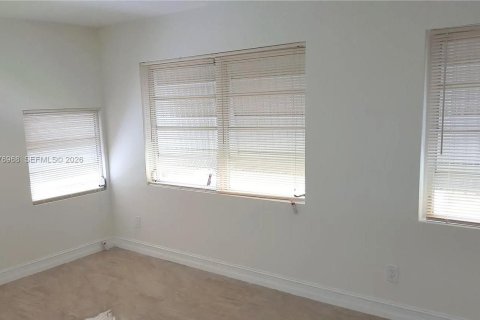 Commercial property in Hollywood, Florida 167.69 sq.m. № 2041091 - photo 7