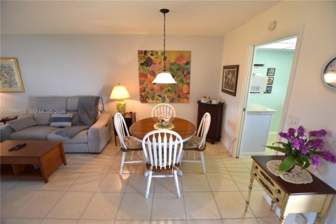 Villa ou maison à vendre à West Palm Beach, Floride: 1 chambre, 61.5 m2 № 2067007 - photo 2