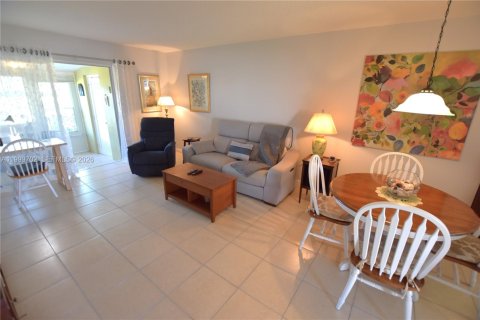 Villa ou maison à vendre à West Palm Beach, Floride: 1 chambre, 61.5 m2 № 2067007 - photo 3