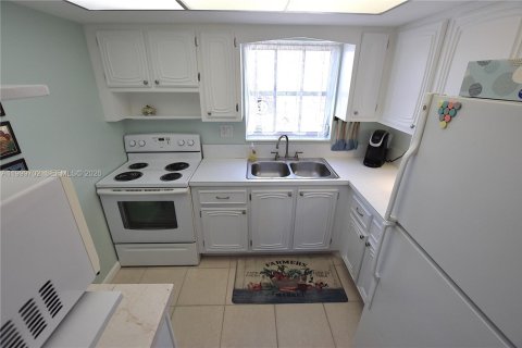 Villa ou maison à vendre à West Palm Beach, Floride: 1 chambre, 61.5 m2 № 2067007 - photo 7