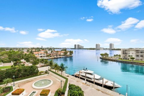 Купить кондоминиум в Авентура, Флорида 2 спальни, 125.42м2, № 2003439 - фото 18